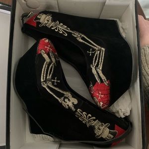 Too Fast “poison” wedge heels
